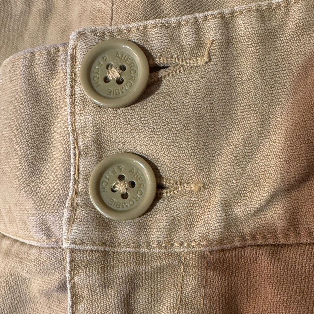 ❌SOLD❌ABERCROMBIE & FITCH Camel Khaki Shorts - Picture 4 of 7